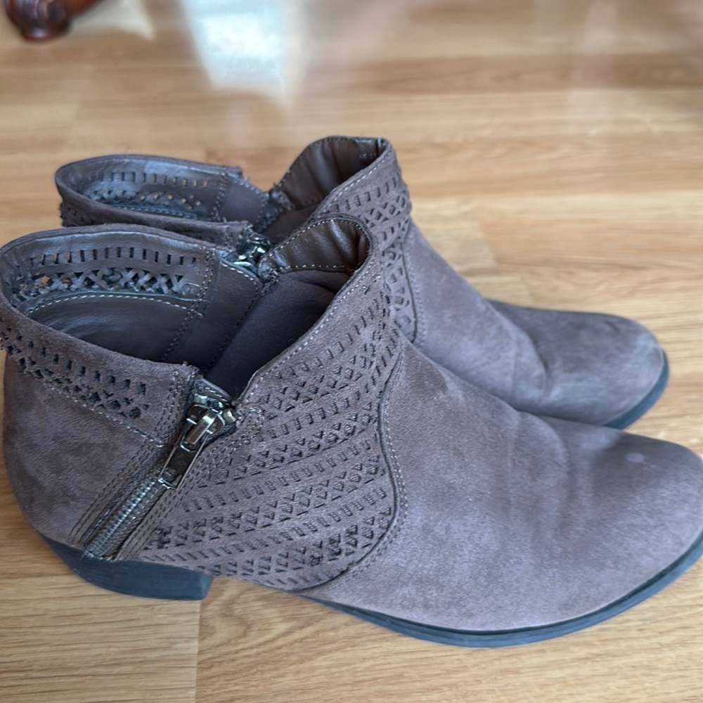 ⭐️ 3 pair bundle ⭐️ 3 pairs of ankle booties.